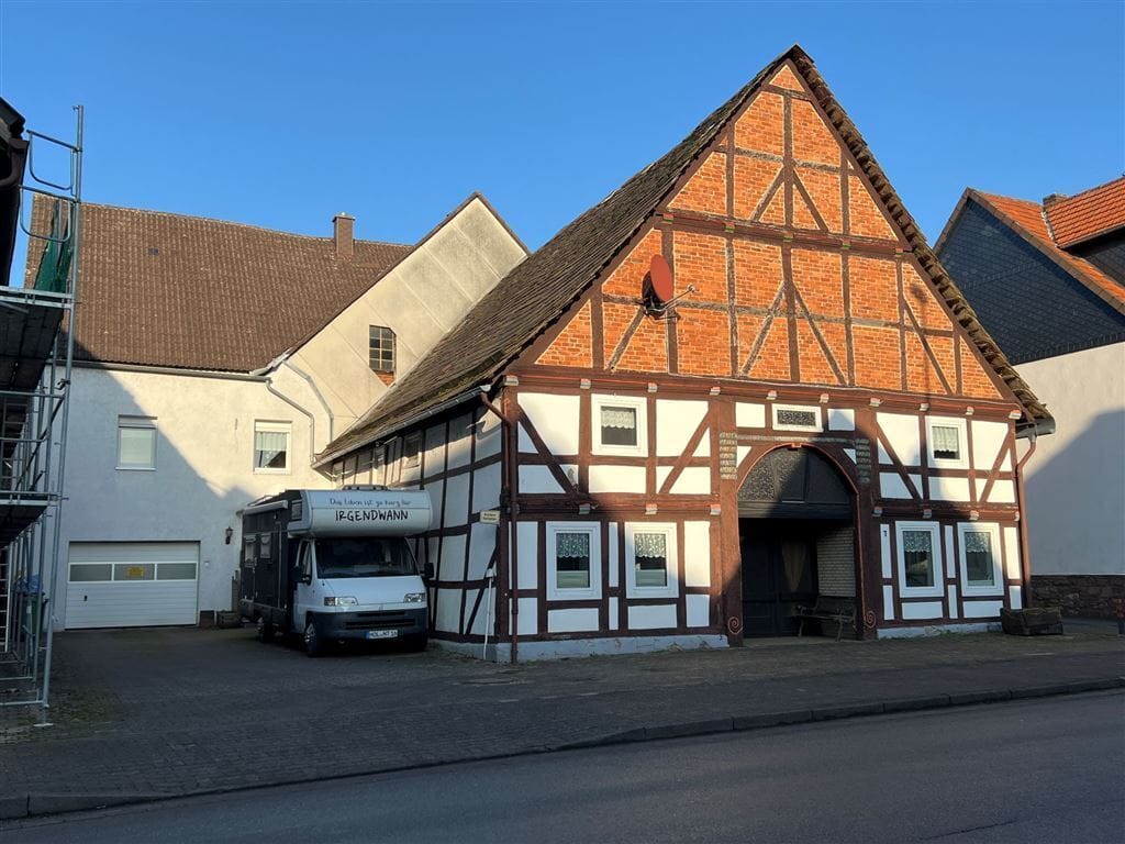 Immobilie in Lauenförde - Lauenförde - Zweifamilienhaus mit Garage und Garten - Bild 1