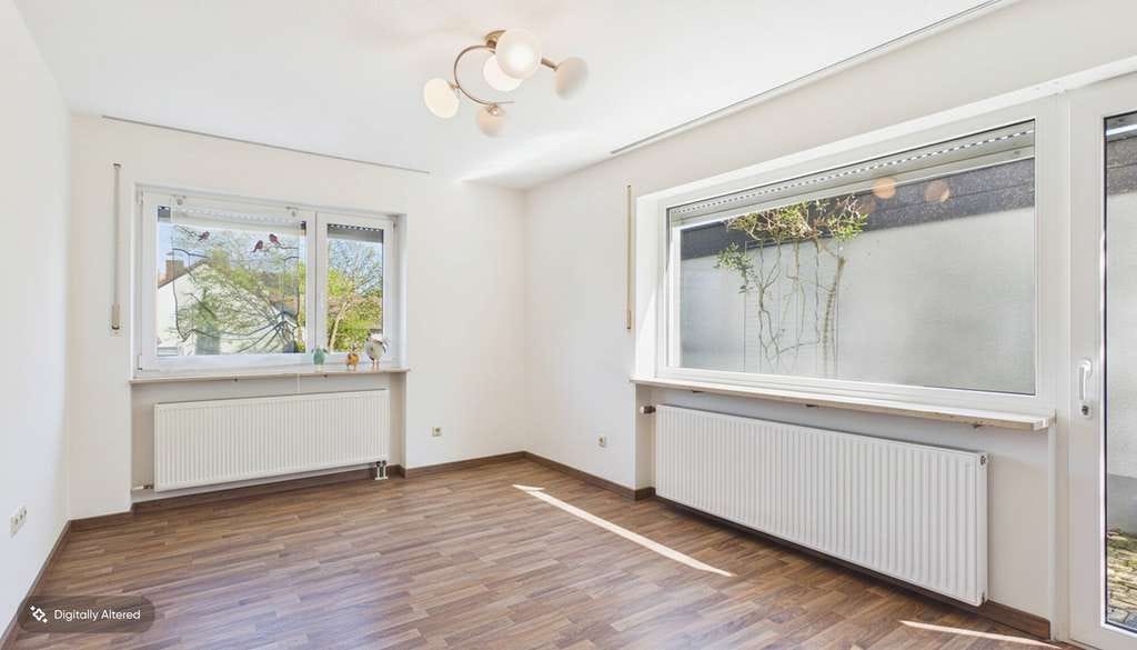 Immobilie in Roßtal - Vielseitiges, gepflegtes Zweifamilienhaus mit Garten - Bild 2