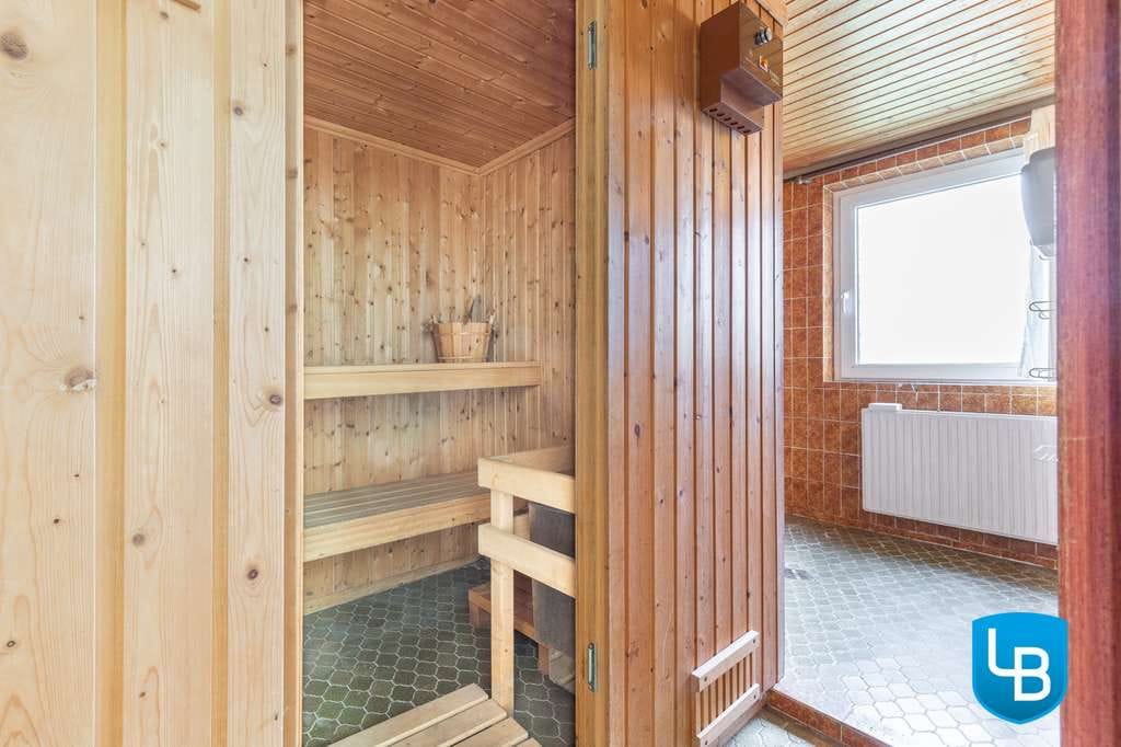 Immobilie in Dersau - Charmantes Familienhaus mit Wintergarten, Sauna und großem Hanggrundstück in Dersau - Bild 2