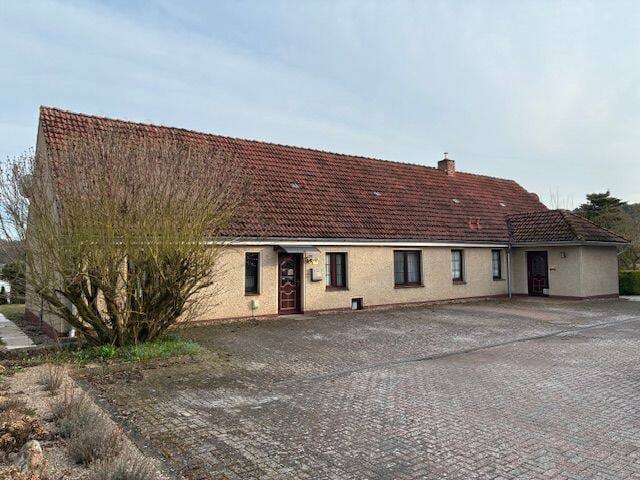 Immobilie in Dabel - Traumgrundstück am Dabeler See mit 4 Immobilien und zwei Steganlagen mit Bootsanlieger - Bild 2