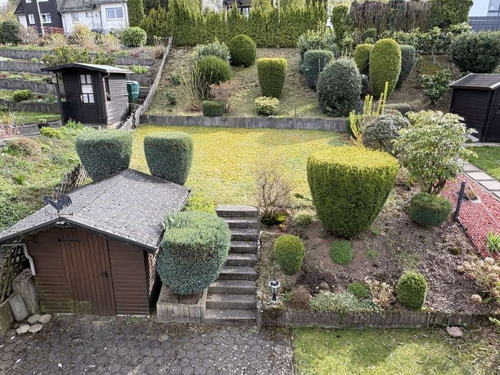 Immobilie in Meinerzhagen - VR Immo: Stadtnahes Reihenendhaus mit Garage - Bild 3
