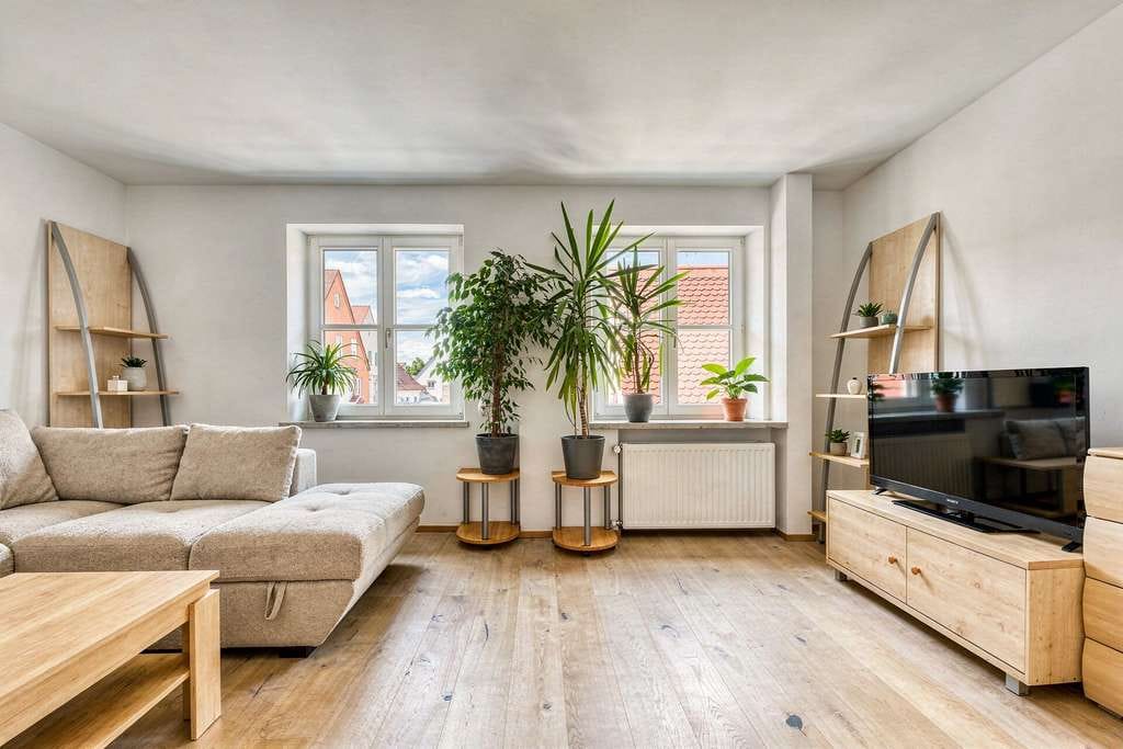 Immobilie in Friedberg - Einziehen und wohlfühlen! Top sanierte 3-Zimmer Wohnung im Herzen Friedbergs mit bester Ausstattung - Bild 3