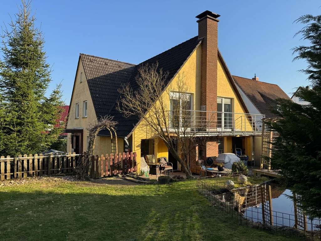 Immobilie in Horn-Bad Meinberg - Ein-/Zweifamilienhaus mit Garage in idealer Lage von Bad Meinberg am Flammenkampsberg - Bild 0
