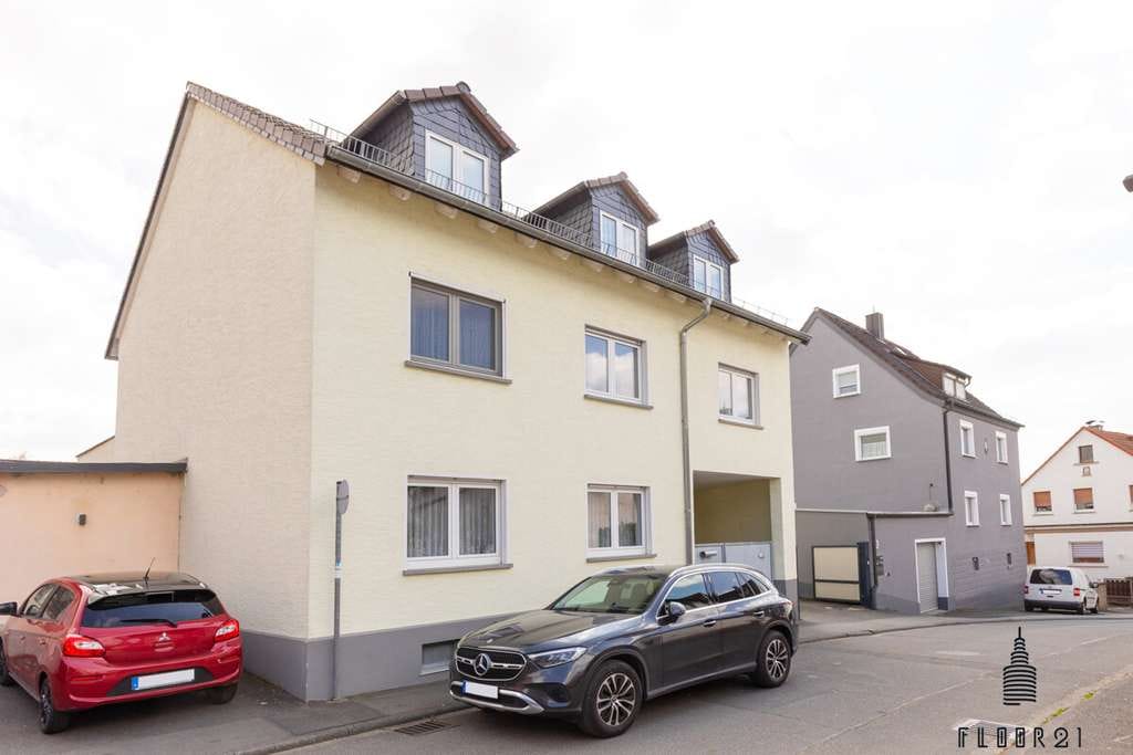 Immobilie in Kleinostheim - Gepflegtes 3-Familienhaus mit Ausbaupotential, saniert und sofort verfügbar! - Bild 1