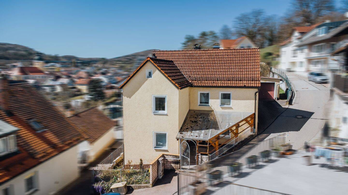 Immobilie in Beratzhausen - Einfamilienhaus mit Garten zur individuellen Gestaltung! - Bild 0