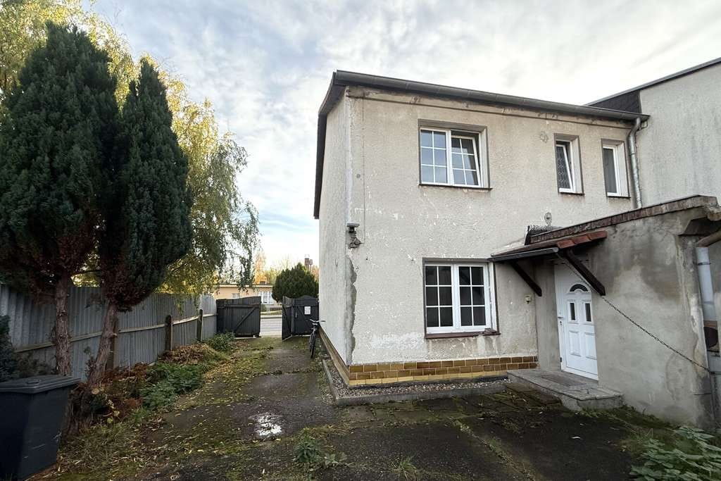 Immobilie in Zehdenick - Doppelhaushälfte mit kleinem Garten und Nebengelass - Bild 0