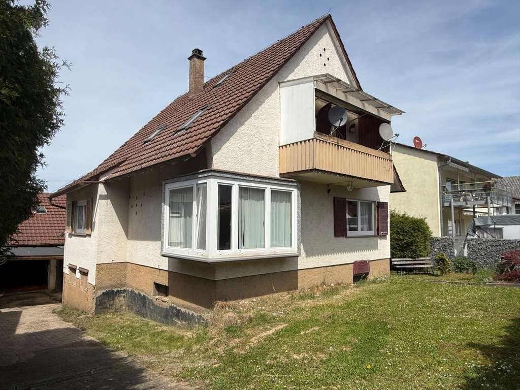 Immobilie in Ölbronn-Dürrn - Viel Platz für Ihre Ideen – Einfamilienhaus mit Scheune und großem Grundstück - Bild 1