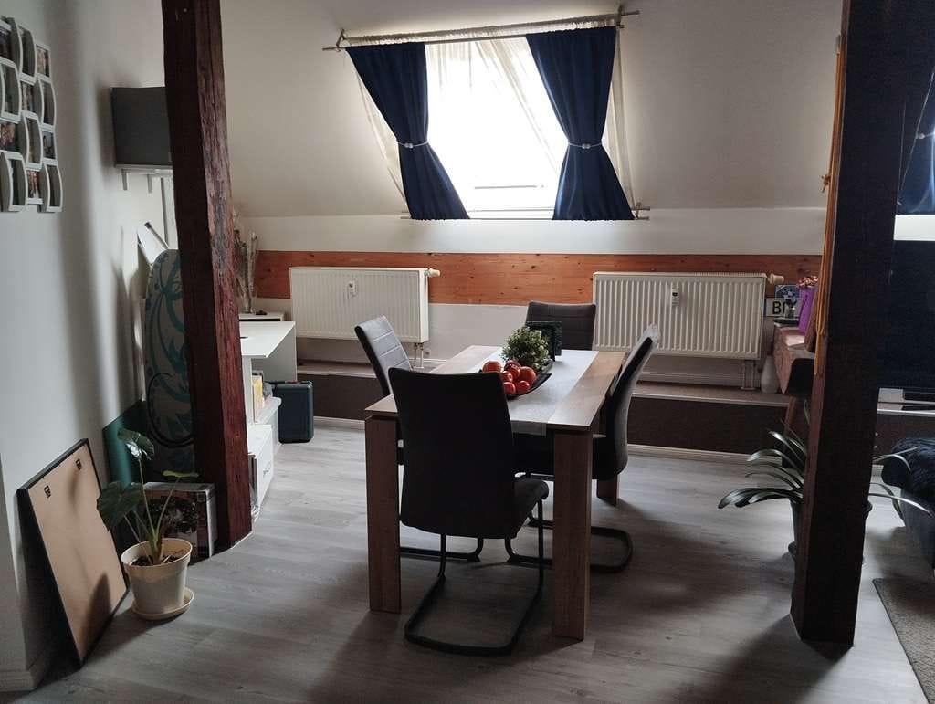 Immobilie in Laupheim - STADTZENTRUM LAUPHEIM! Gemütliche 2 Zimmer DG- Wohnung mit EBK und Stellplatz, zu verkaufen! - Bild 3