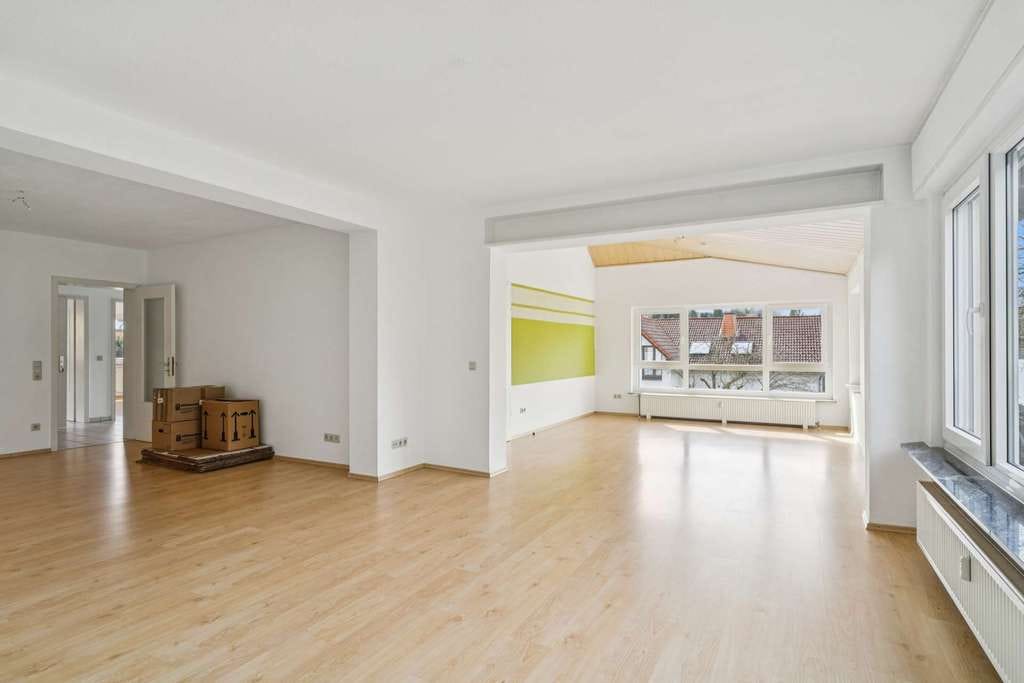 Immobilie in Wehrheim - Ein Zweifamilienhaus, das Raum für gemeinsame Lebenskonzepte schafft - Bild 1