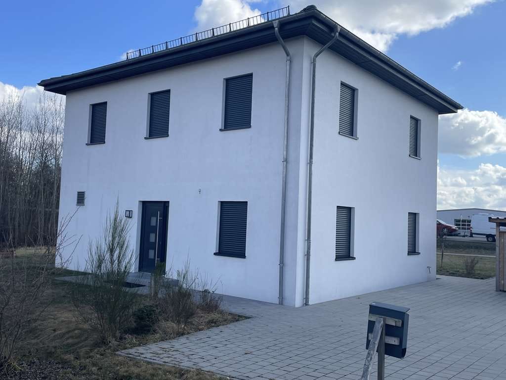 Immobilie in Waidhaus - Hier können Sie den Baustress vergessen!
Wir bieten Ihnen ein neuwertiges Einfamilienhaus im toskan - Bild 0
