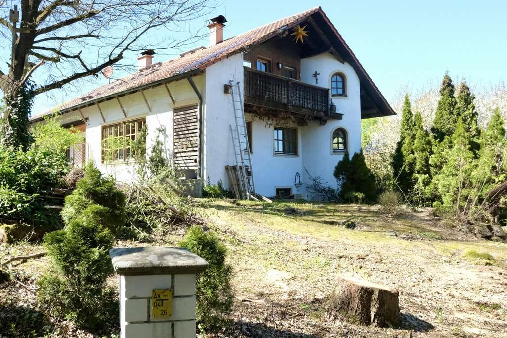 Immobilie in Kaisheim - Ein Haus mit Charakter und großem Entwicklungspotenzial in Kaisheim - Bild 3