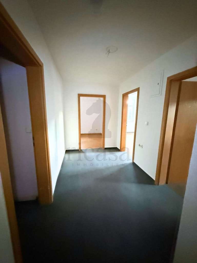 Immobilie in Burkhardtsdorf - Kapitalanlage im Erzgebirge - geräumige 2-Raumwohnung mit Entwicklungspotential - Bild 0