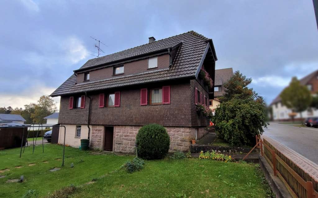 Immobilie in Loßburg - Sonniges Haus mit Garten - Bild 1
