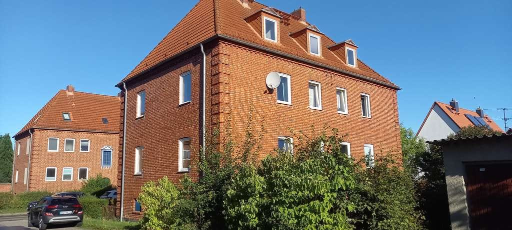 Immobilie in Lambrechtshagen - Mehrfamilienhaus in Alt Reutershagen, 5 x Wohnungen, 3 x Garagen auf 1.302 m² Grundstück...!!! - Bild 0