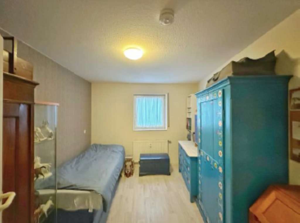 Immobilie in Bad Herrenalb - Kapitalanlage mit 5 % Nettorendite – 2-Zimmer-Wohnung mit EBK, Terrasse & Stellplatz - Bild 2