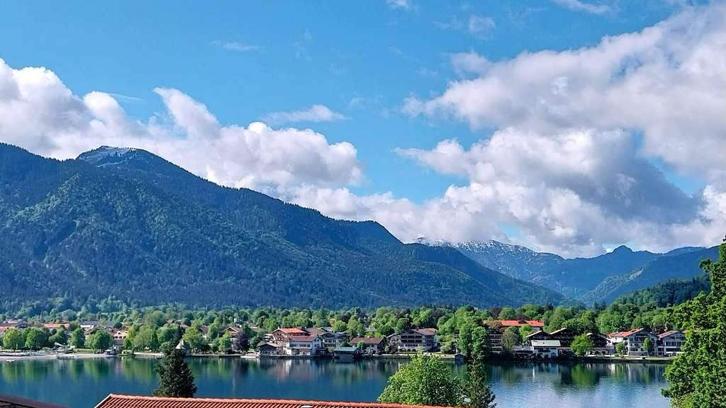 Immobilie in Tegernsee - TEGERNSEE - LEEBERG, kernsanierte 3-Zimmer-Eigentumswohnung - Bild 0