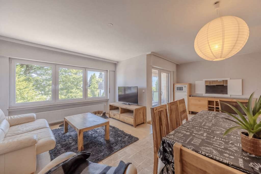 Immobilie in Bad Soden - Wohnen im Grünen: 4-Zimmer-Wohnung mit Loggia in Bad Soden - Bild 1