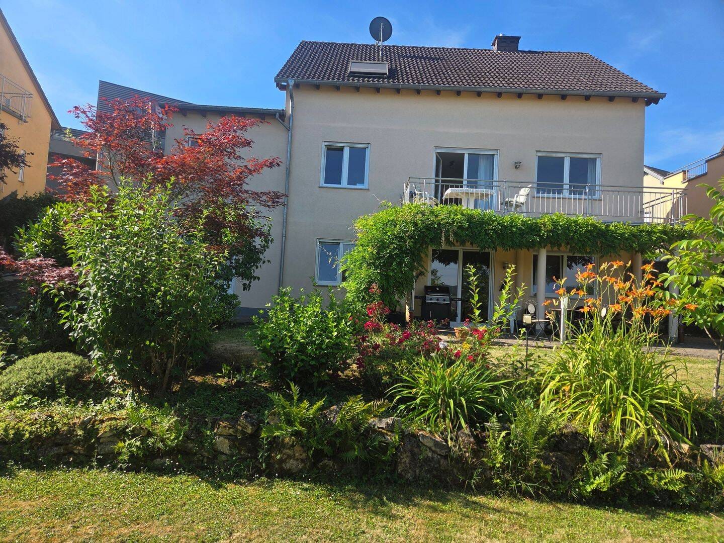 Immobilie in Oberbillig - Freistehendes Einfamilien-Haus mit heller Einliegerwohnung   - Bild 1