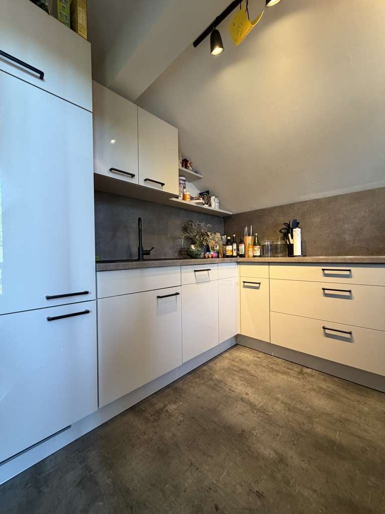 Immobilie in Bad Aibling - Lichtdurchflutetes Dachgeschoss mit Raumgefühl & Balkon - Bild 2