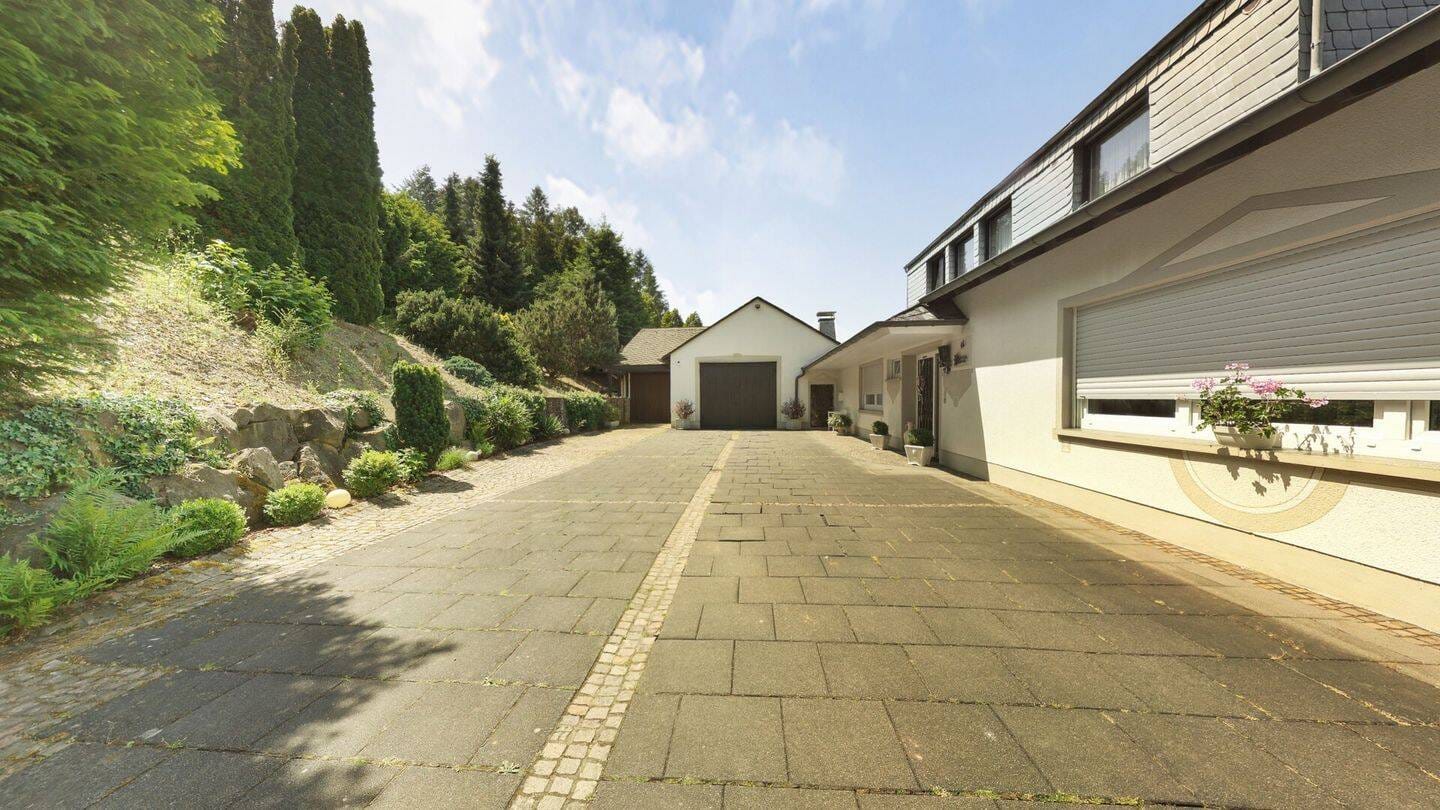 Immobilie in Leiwen - Exklusiver Weinberg mit Wohn- und Ferienhaus und unverbaubarem Moselblick! - Bild 2
