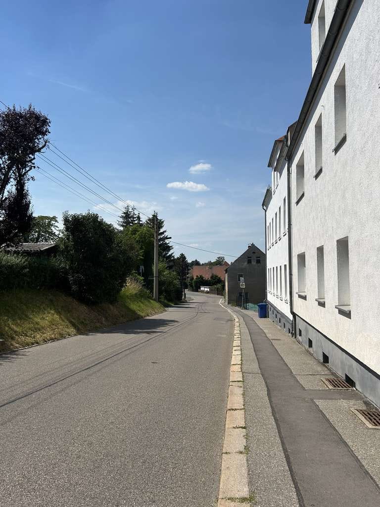 Immobilie in Zwickau - EinzieheVoll vermietetes Mehrfamilienhaus mit Entwicklungspotenzial in Zwickau- Cainsdorf - Bild 2