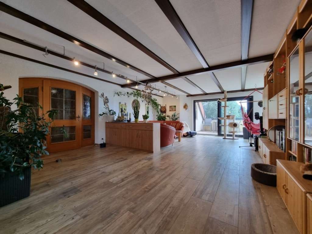 Immobilie in Litzendorf - Liebevoll modernisiertes Wohnhaus 
mit großzügiger Architektur und Panoramablick  - Bild 3