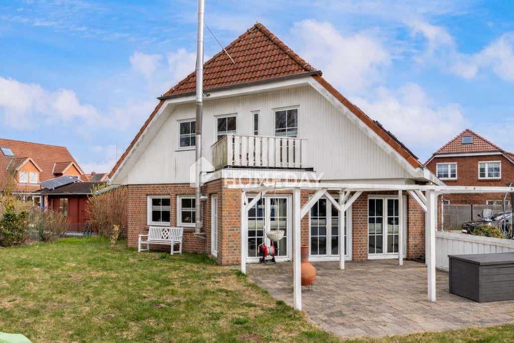 Immobilie in Elmenhorst/Lichtenhagen - Gepflegtes Zuhause mit Garten, Kamin und vielseitiger Nutzung - Bild 2