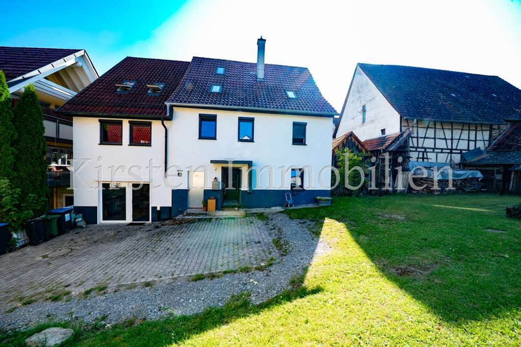 Immobilie in Ammerbuch - Modernisiertes Familienhaus mit Einliegerwohnung und sonnigem Grundstück in Ammerbuch - Bild 2