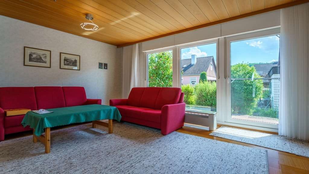 Immobilie in Mühlhausen-Ehingen - Charmantes Einfamilienhaus mit großem Garten in Mühlhausen-Ehingen
 - Bild 3