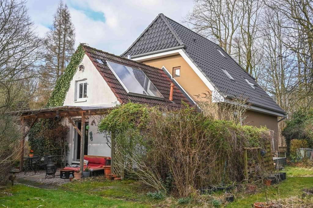 Immobilie in Bremervörde - Attraktives Einfamilienhaus in zentraler Lage mit charmantem Garten in Bremervörde - Bild 1