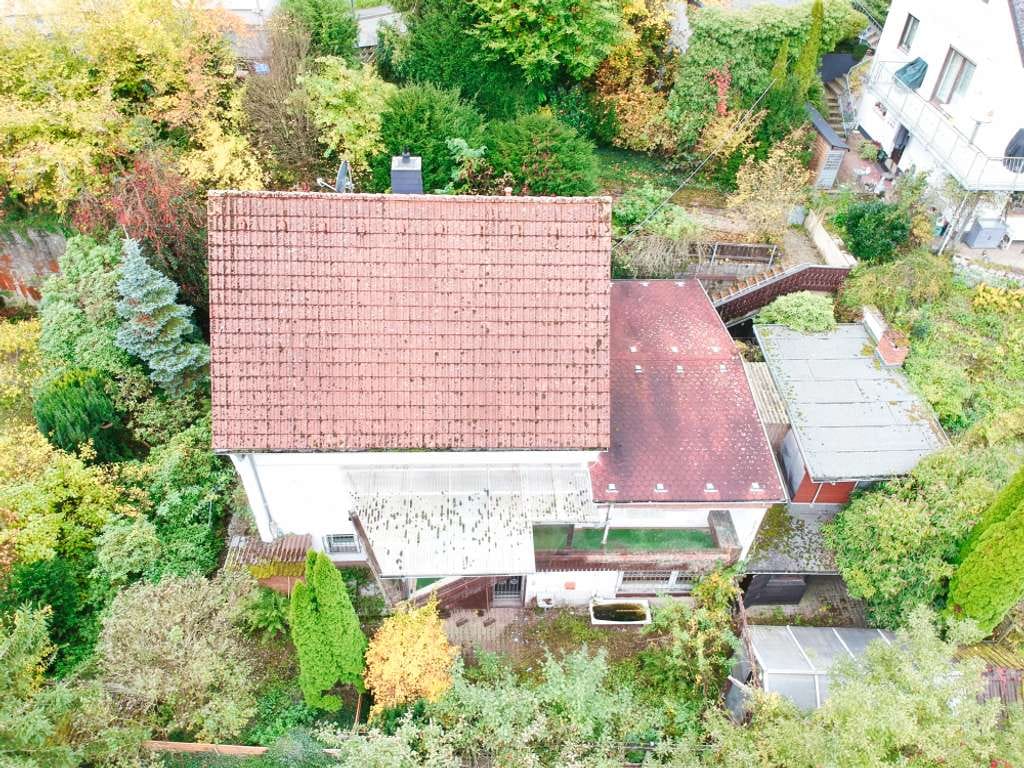 Immobilie in Bad Schwalbach - Solides Haus mit großem Wohnbereich, XL-Balkon und Garten - Bild 1