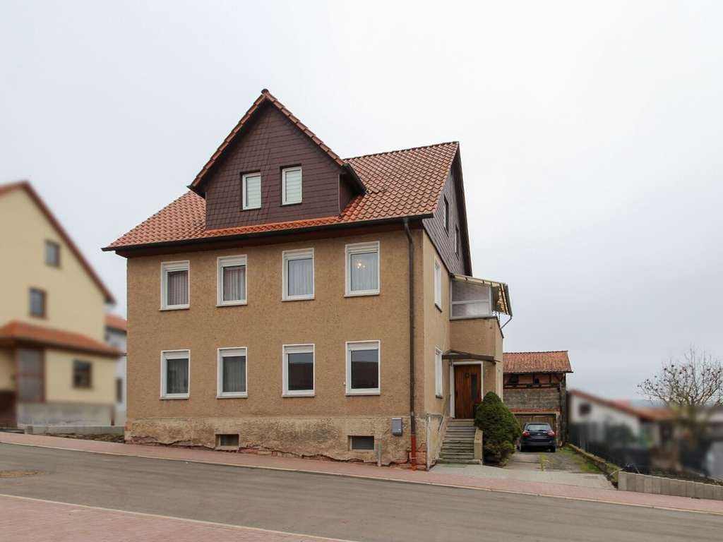 Immobilie in Bad Salzungen - Wohnhaus mit drei Einheiten und Entwicklungspotenzial in Tiefenort - Bild 0