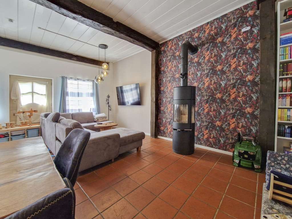 Immobilie in Herzhorn - Historischer Wohntraum unter Reet – 7 Zimmer, Kamin, Ausbaupotenzial und eingezäunter Garten - Bild 4