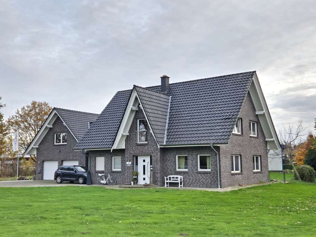 Immobilie in Goldenstedt - Wunderschönes Einfamilienhaus mit einer 500 qm großen Produktions- Lagerhalle auf einem 3700 qm groß - Bild 0