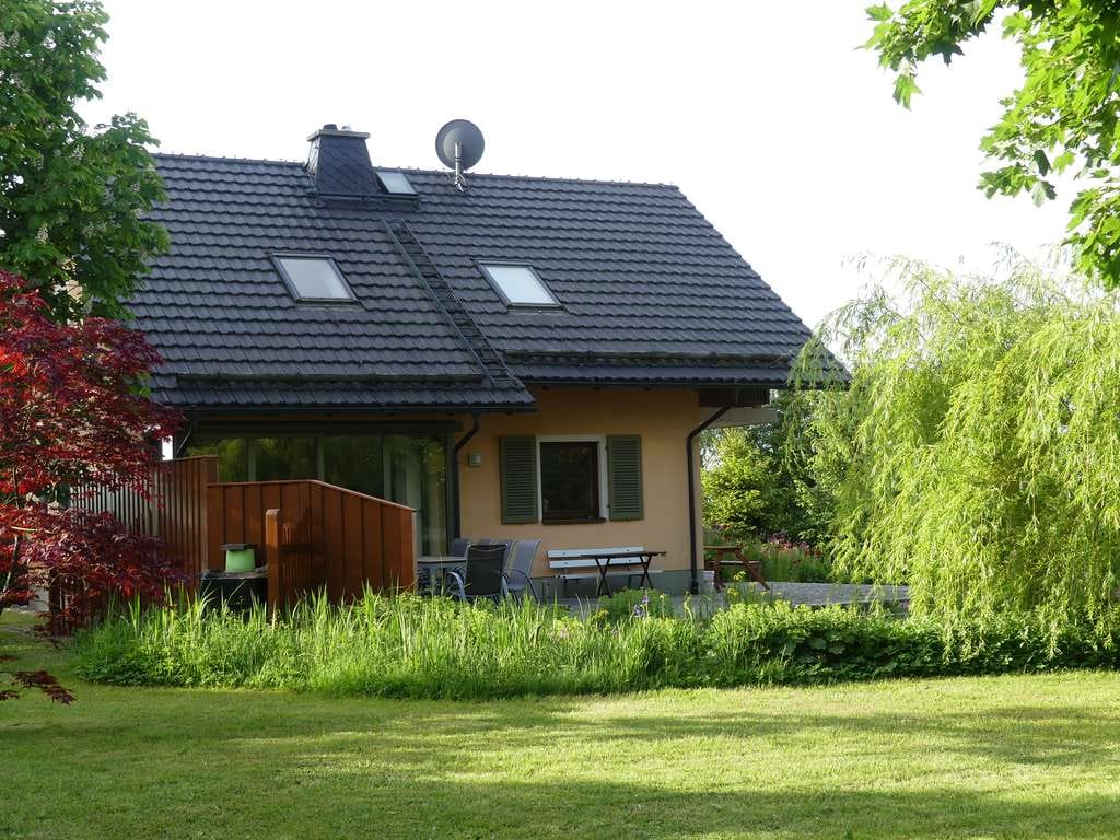 Immobilie in Markneukirchen - Kleinod im oberen Vogtland - modernes Wohnhaus, neues Nebengebäude Carports, Stallungen uvm. - Bild 3