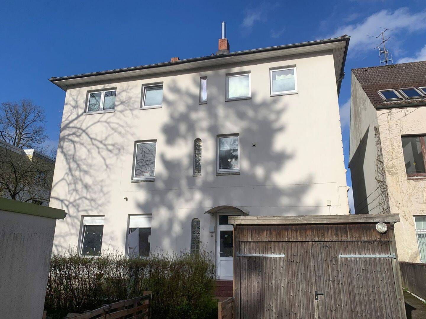 Immobilie in Neumünster - Wohn- und Geschäftshaus mit 5 Garagen in Neumünster-Gartenstadt - Bild 1