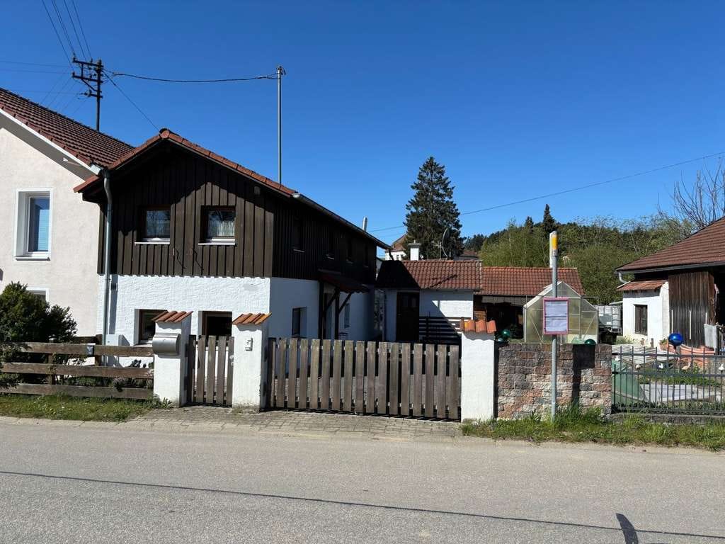 Immobilie in Neumarkt-Sankt Veit - Kleines Häuschen mit idyllischem Grundstück in Neumarkt-St. Veit - Elsenbach - Bild 0