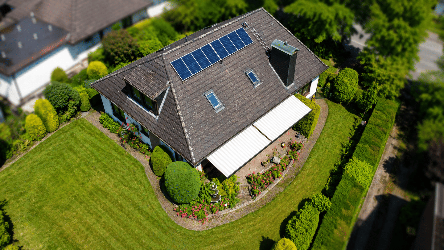 Immobilie in Rellingen - Großzügiges Landhaus mit traumhaftem Garten - Bild 1