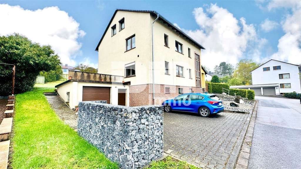 Immobilie in Habichtswald - Umfangreich teilsaniertes Dreifamilienhaus mit Garage + PV Anlage und großem Garten - Bild 3
