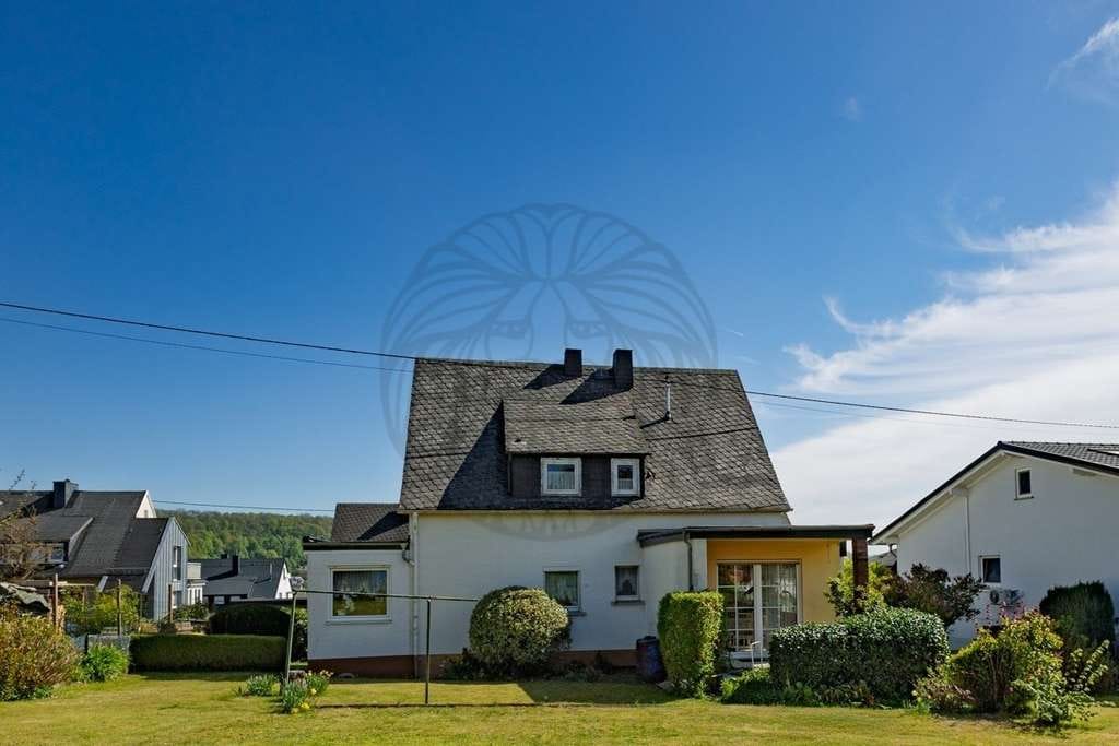 Immobilie in Westerburg - Westerburg/Stadt: Gepflegtes Einfamilienhaus mit Garage und großem Garten - Bild 3
