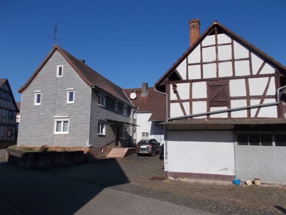 Immobilie in Ortenberg - Klassische Hofreite mit Fernwärme in Ortenberg-Bergheim - Bild 1