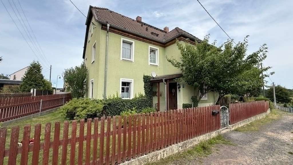 Immobilie in Grimma - Idyllisches Mehrfamilienhaus in Grimma OT Schkortitz  mit viel Platz - Bild 1