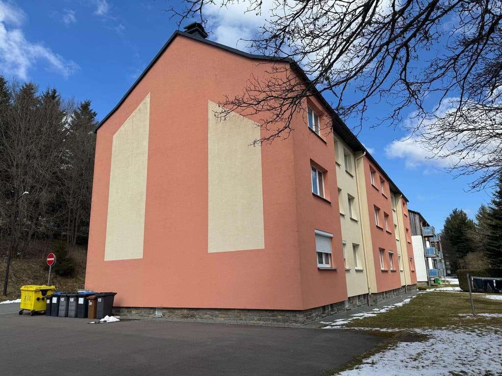 Immobilie in Oberwiesenthal - 4-Raum Wohnung mit toller Aussicht und Kachelofen im Oberwiesenthal! - Bild 2