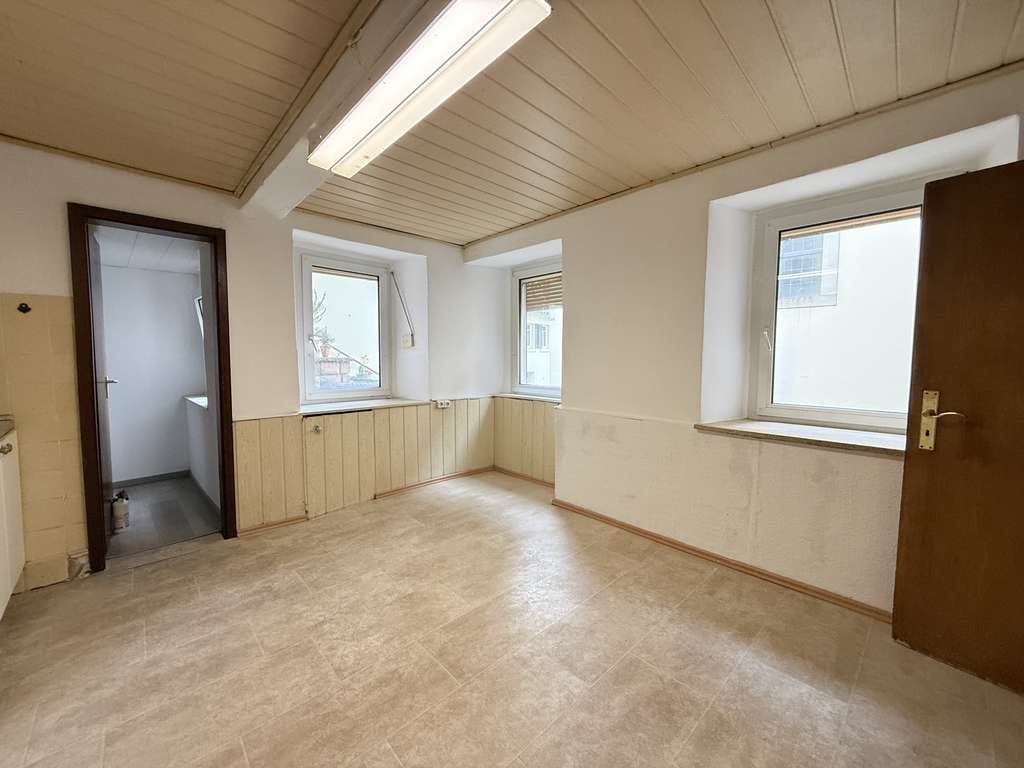 Immobilie in Wolfstein - Altbau mit Renovierungsbedarf in zentraler Lage von Wolfstein - Bild 3