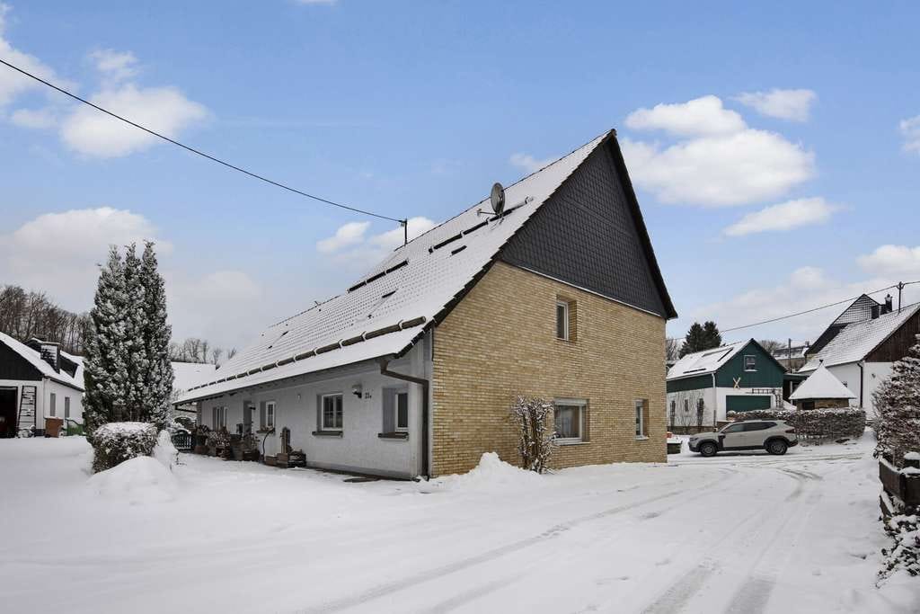Immobilie in Marienheide - Wohnkomfort mit Charme! 
– DHH mit Wintergarten und Sauna - Bild 2