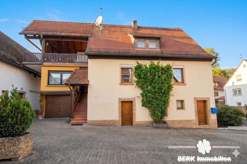 Immobilie in Weibersbrunn - BERK Immobilien - Wohnen und Ausbauen auf einem großzügigen Grundstück mit ca. 1.283 m² - Bild 1