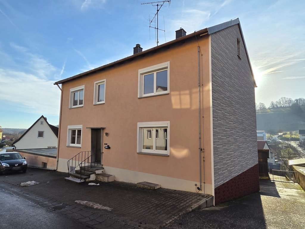Immobilie in Oberaurach - Großzügiges ZFH (Wfl. 165 m²) mit Gartengrundstück (1.056 m²) und zwei Garagen in Oberaurach, O - Bild 3