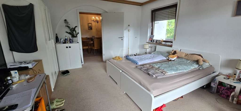 Immobilie in Chiemsee - Renovierungsbedürftige 2,5-Zimmer-Wohnung mit großem Balkon und Tiefgaragenstellplatz - Bild 4