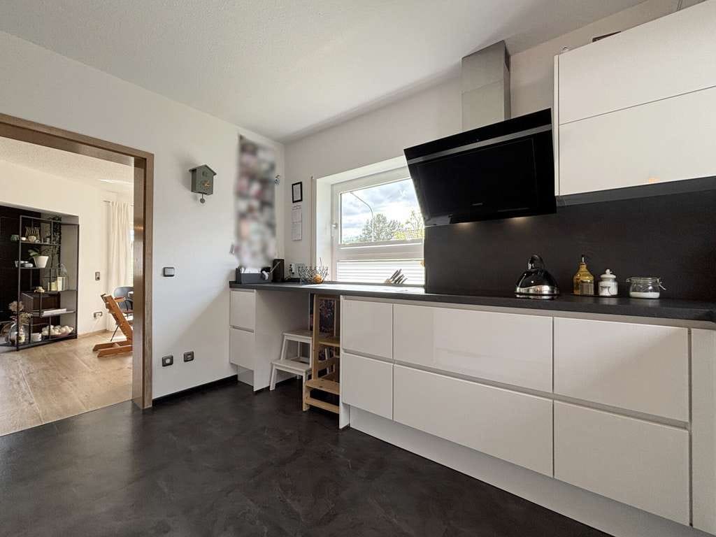 Immobilie in Rauschenberg - Viel Raum für die ganze Familie – Wohnhaus mit Garten, Doppelgarage und flexiblem Grundriss - Bild 2