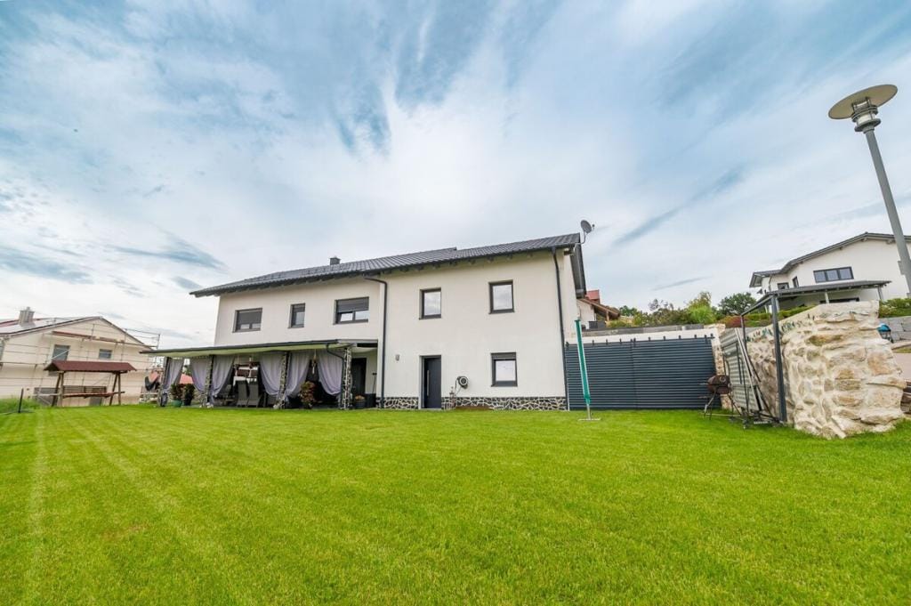 Immobilie in Wiesenfelden - Einfamilienhaus freistehend in Wiesenfelden - Bild 0